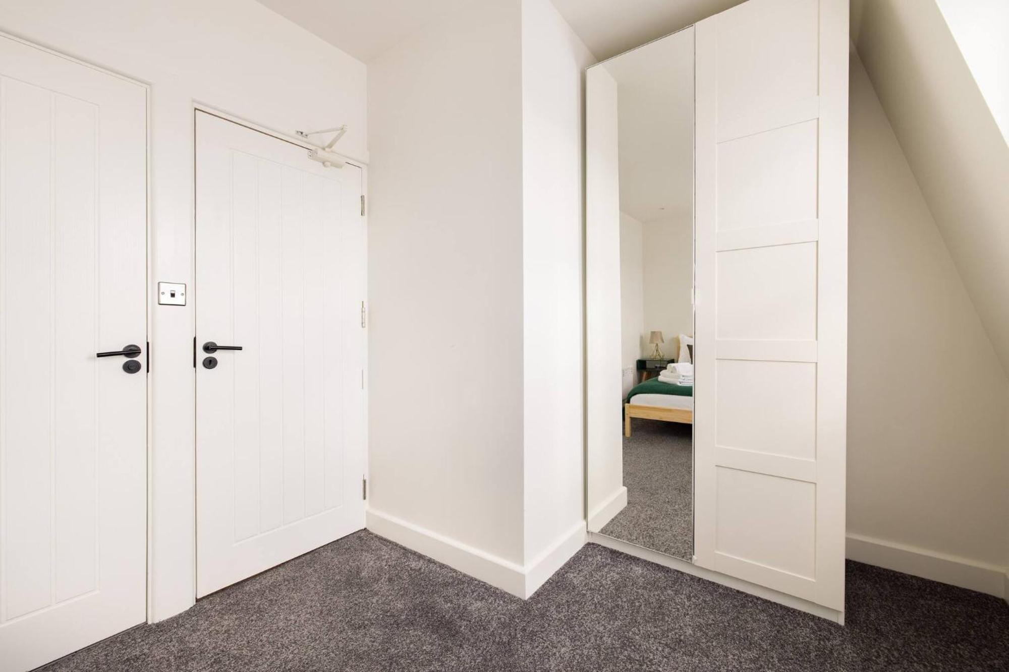 Wild Roses Serviced Apartments - Chelsea Лондон Екстериор снимка