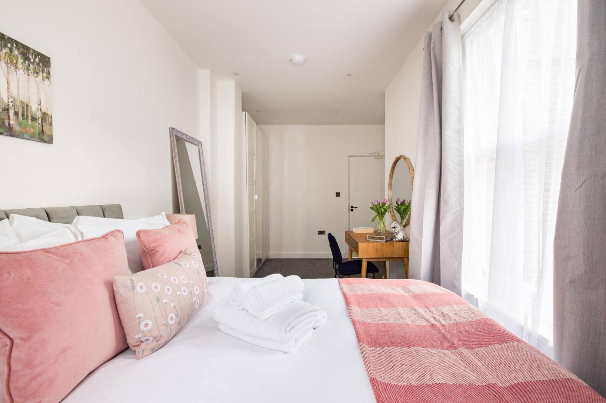Wild Roses Serviced Apartments - Chelsea Лондон Екстериор снимка